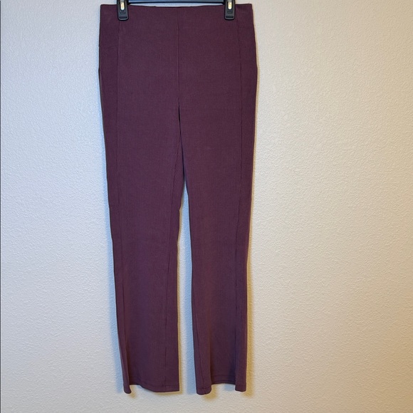 Women’s Flare Ribbed Lululemon Pants - Picture 1 of 9